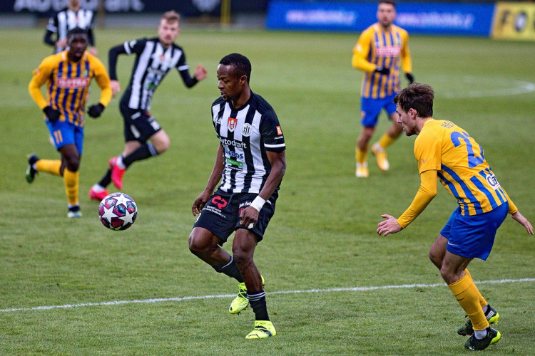 FOTOGALERIE: Konec úspěšné série. Dynamo doma nečekaně padlo s poslední Opavou, inkasovalo v závěru