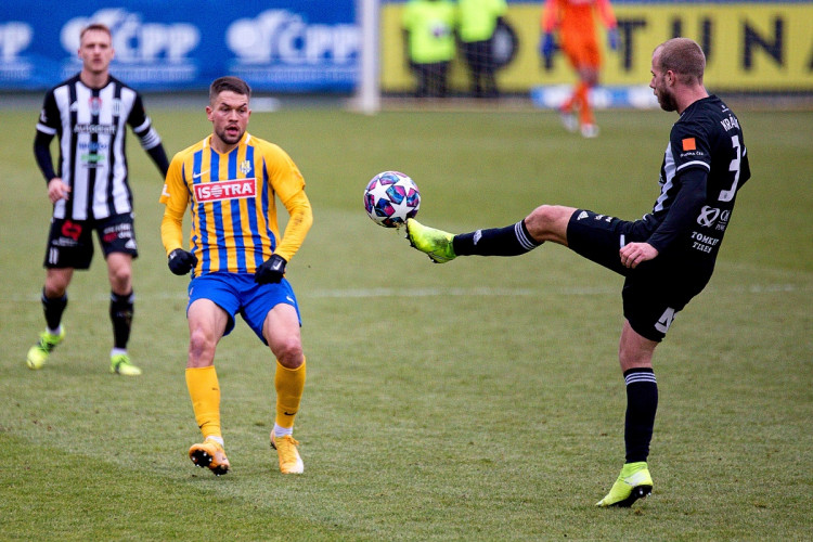 FOTOGALERIE: Konec úspěšné série. Dynamo doma nečekaně padlo s poslední Opavou, inkasovalo v závěru