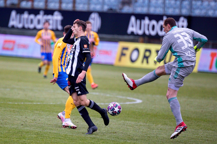 FOTOGALERIE: Konec úspěšné série. Dynamo doma nečekaně padlo s poslední Opavou, inkasovalo v závěru