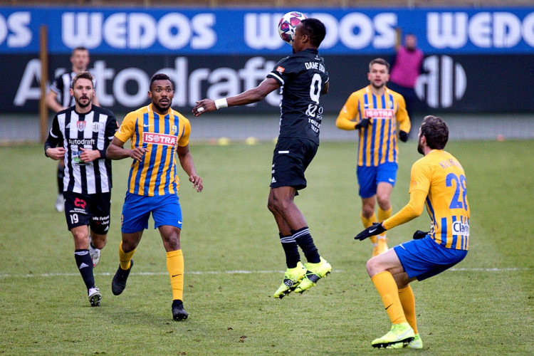 FOTOGALERIE: Konec úspěšné série. Dynamo doma nečekaně padlo s poslední Opavou, inkasovalo v závěru