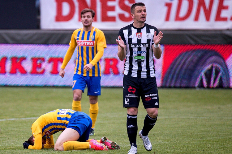 FOTOGALERIE: Konec úspěšné série. Dynamo doma nečekaně padlo s poslední Opavou, inkasovalo v závěru