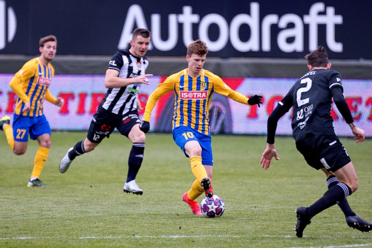 FOTOGALERIE: Konec úspěšné série. Dynamo doma nečekaně padlo s poslední Opavou, inkasovalo v závěru