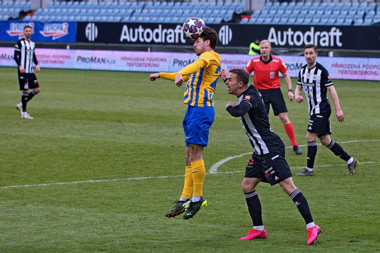 FOTOGALERIE: Konec úspěšné série. Dynamo doma nečekaně padlo s poslední Opavou, inkasovalo v závěru