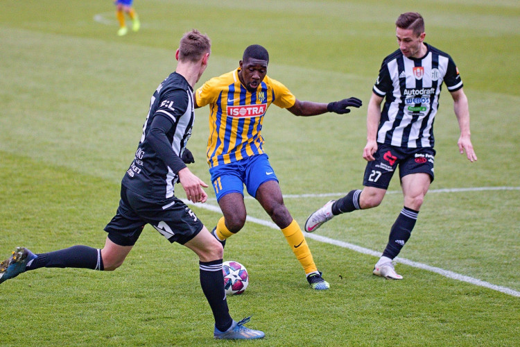 FOTOGALERIE: Konec úspěšné série. Dynamo doma nečekaně padlo s poslední Opavou, inkasovalo v závěru