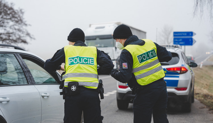 Policie od rána kontrolovala pohyb mezi okresy