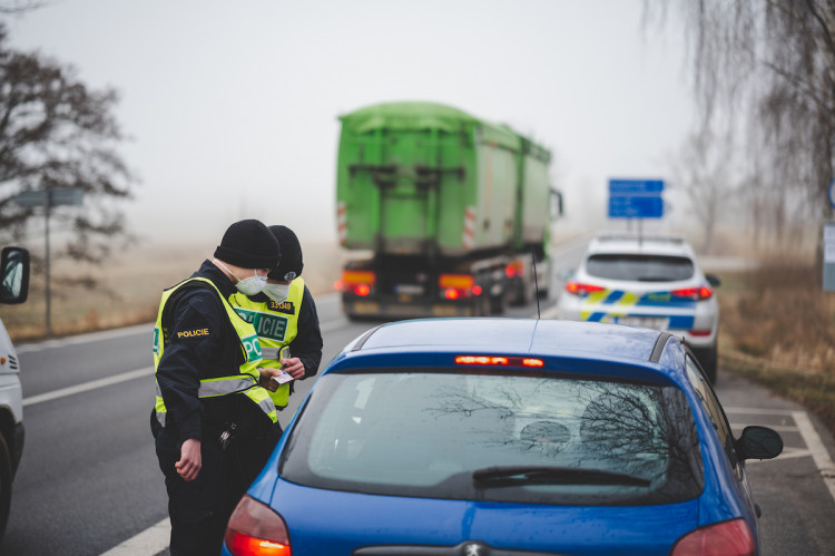 Policie od rána kontrolovala pohyb mezi okresy
