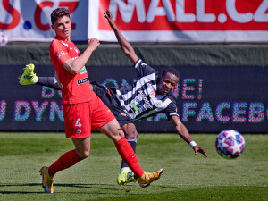 FOTOGALERIE: Další zkrat. Dynamo se utápí ve výsledkové krizi, doma nestačilo ani na Brno