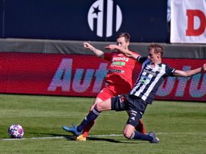 FOTOGALERIE: Další zkrat. Dynamo se utápí ve výsledkové krizi, doma nestačilo ani na Brno