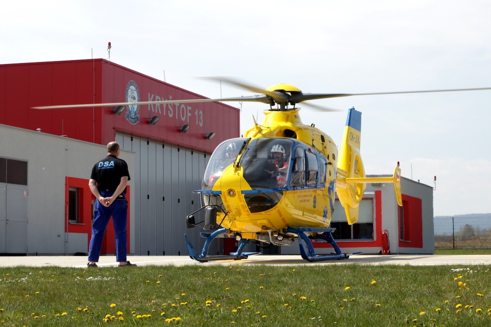 2021- EC 135, start z heliportu Letiště ČB