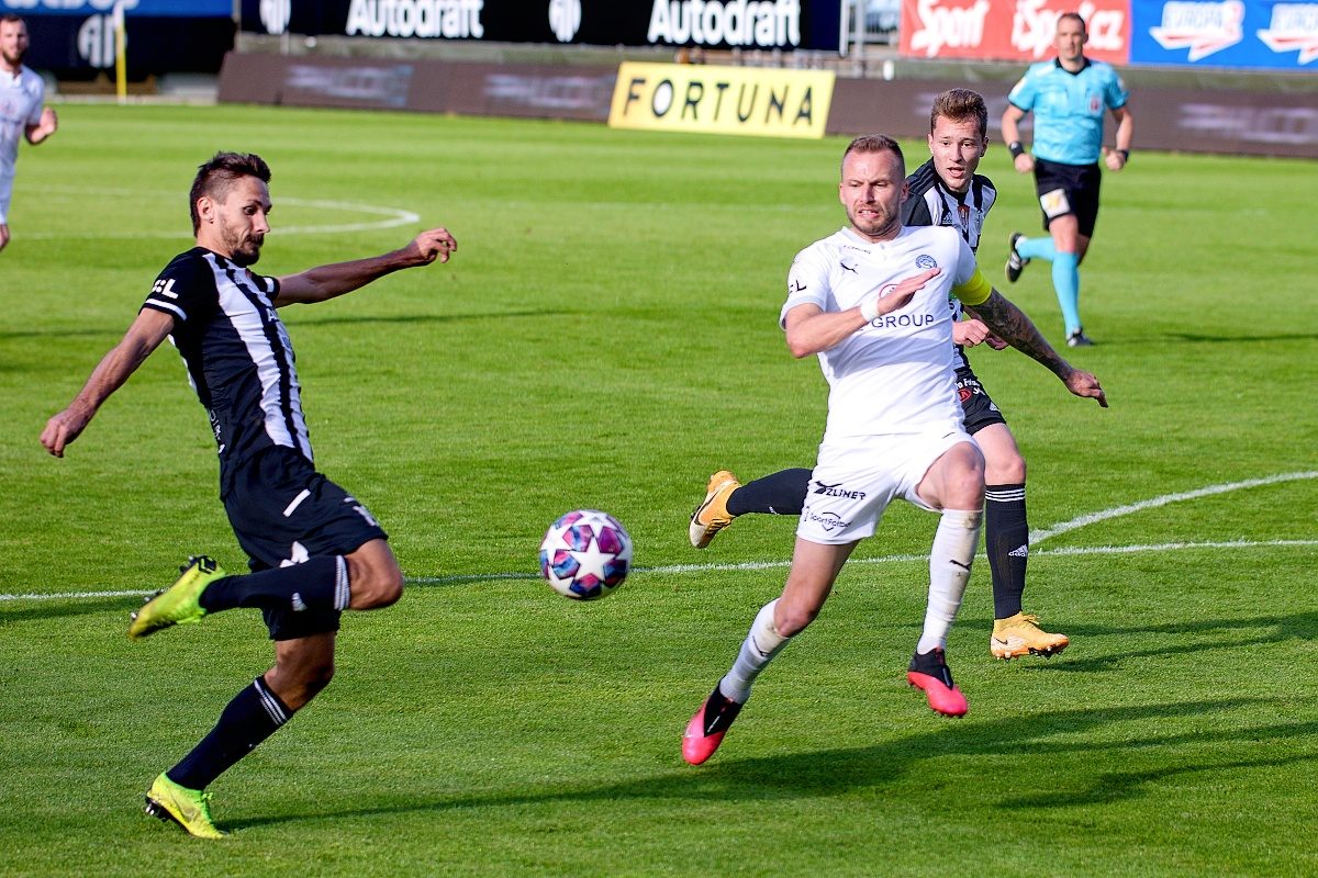 FOTOGALERIE: Velké loučení a těsná porážka. Dynamo v emotivním utkání podlehlo Slovácku