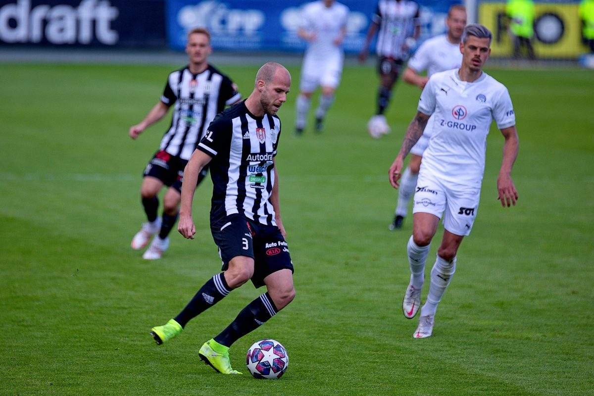 FOTOGALERIE: Velké loučení a těsná porážka. Dynamo v emotivním utkání podlehlo Slovácku