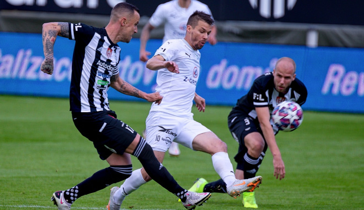 FOTOGALERIE: Velké loučení a těsná porážka. Dynamo v emotivním utkání podlehlo Slovácku