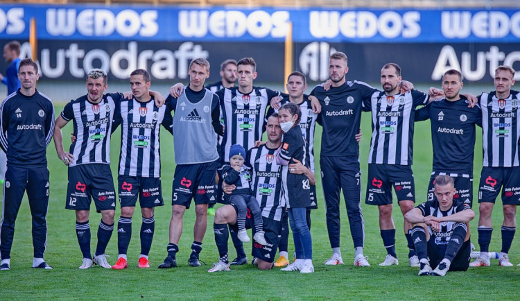 FOTOGALERIE: Velké loučení a těsná porážka. Dynamo v emotivním utkání podlehlo Slovácku