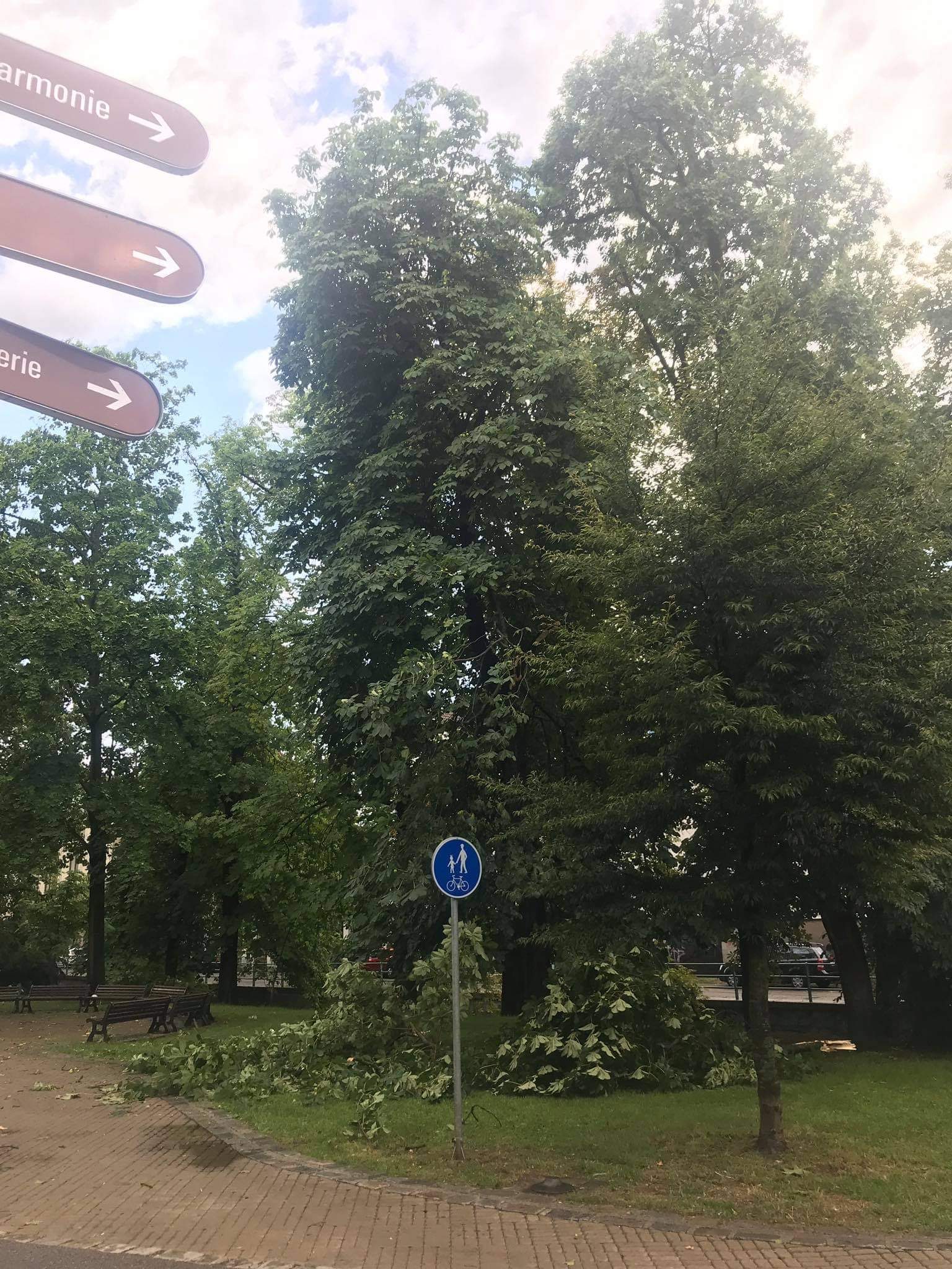 Přes Budějce se prohnala silná bouře
