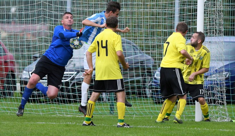 Srubec doma porazil Rudolfov B 3:0.