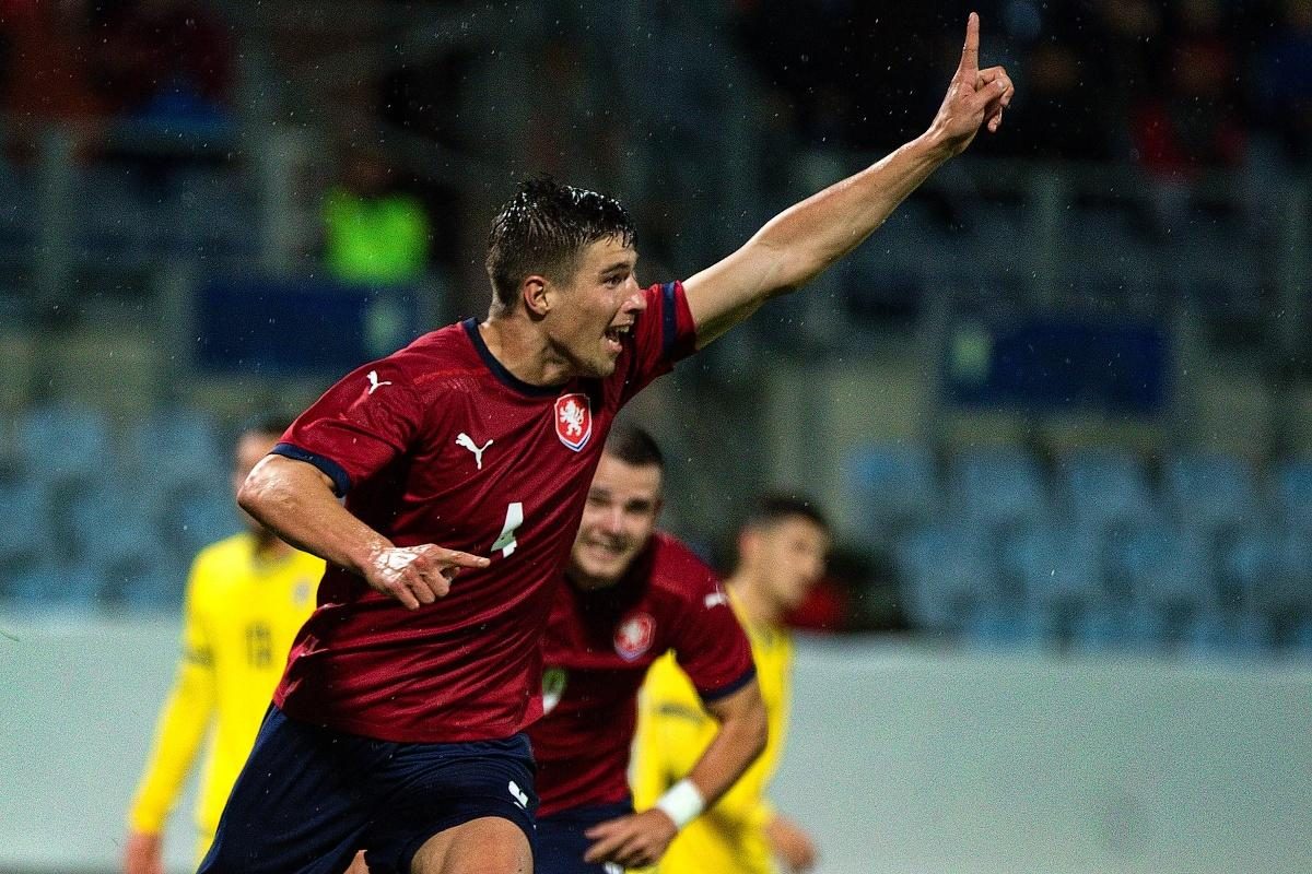 Český tým do 21 let je v kvalifikaci o evropský šampionát neporažený a drží skóre 9:0 po čtyřech zápasech.