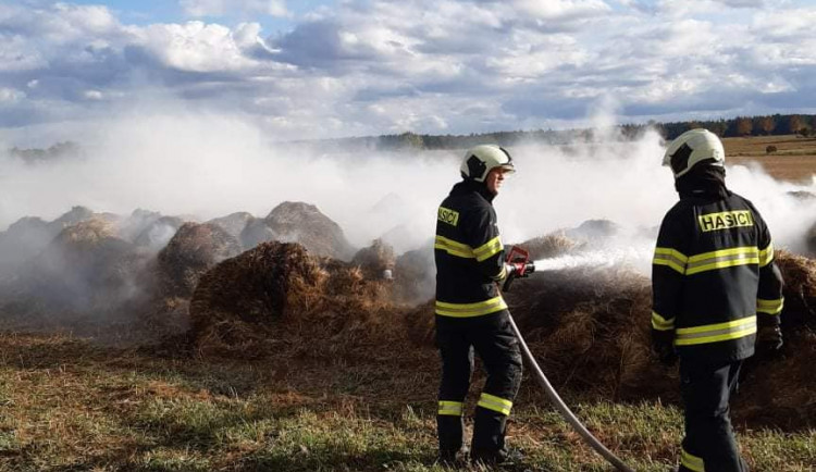 Co přesně se stalo, bude předmětem dalšího vyšetřování. Při požáru se nikdo nezranil. 