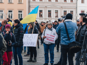 Podporu okupované Ukrajině v Českých Budějovicích vyjádřilo na 300 lidí
