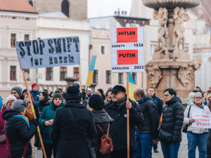 Podporu okupované Ukrajině v Českých Budějovicích vyjádřilo na 300 lidí