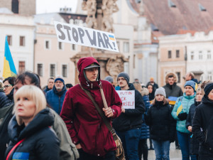 Podporu okupované Ukrajině v Českých Budějovicích vyjádřilo na 300 lidí