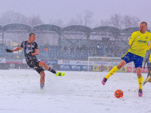Hráči měli problém se střelbou i přihrávkami. 