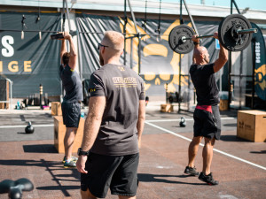 Přes tři stovky závodníků, ale i VIP hosté. Na střeše IGY Centra odstartovaly Big Summer Games