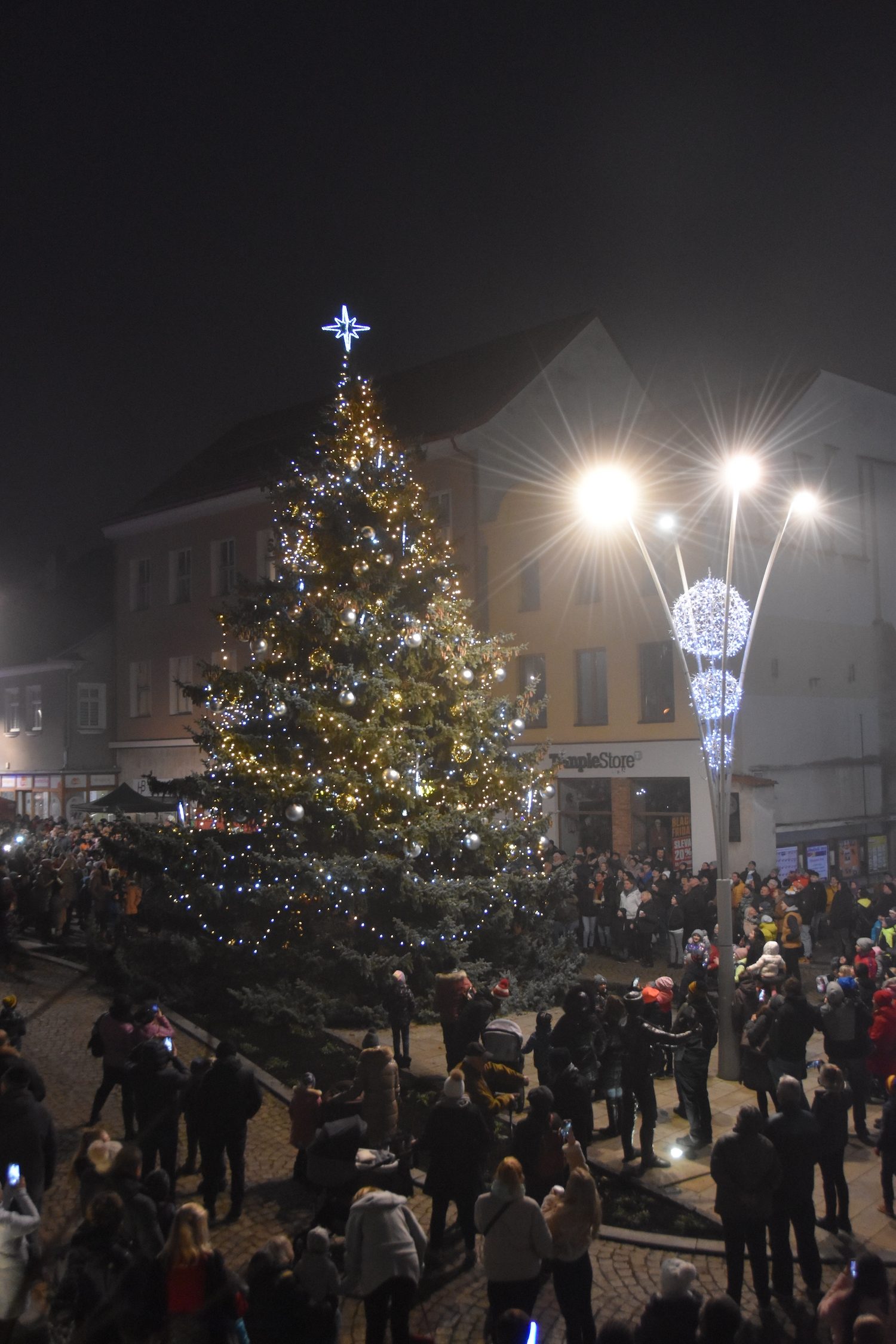 Vánoční strom ve Strakonicích. Autor.: Město Strakonice