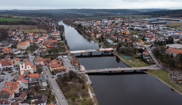 FOTOGALERIE: Oprava mostu v Týně nad Vltavou