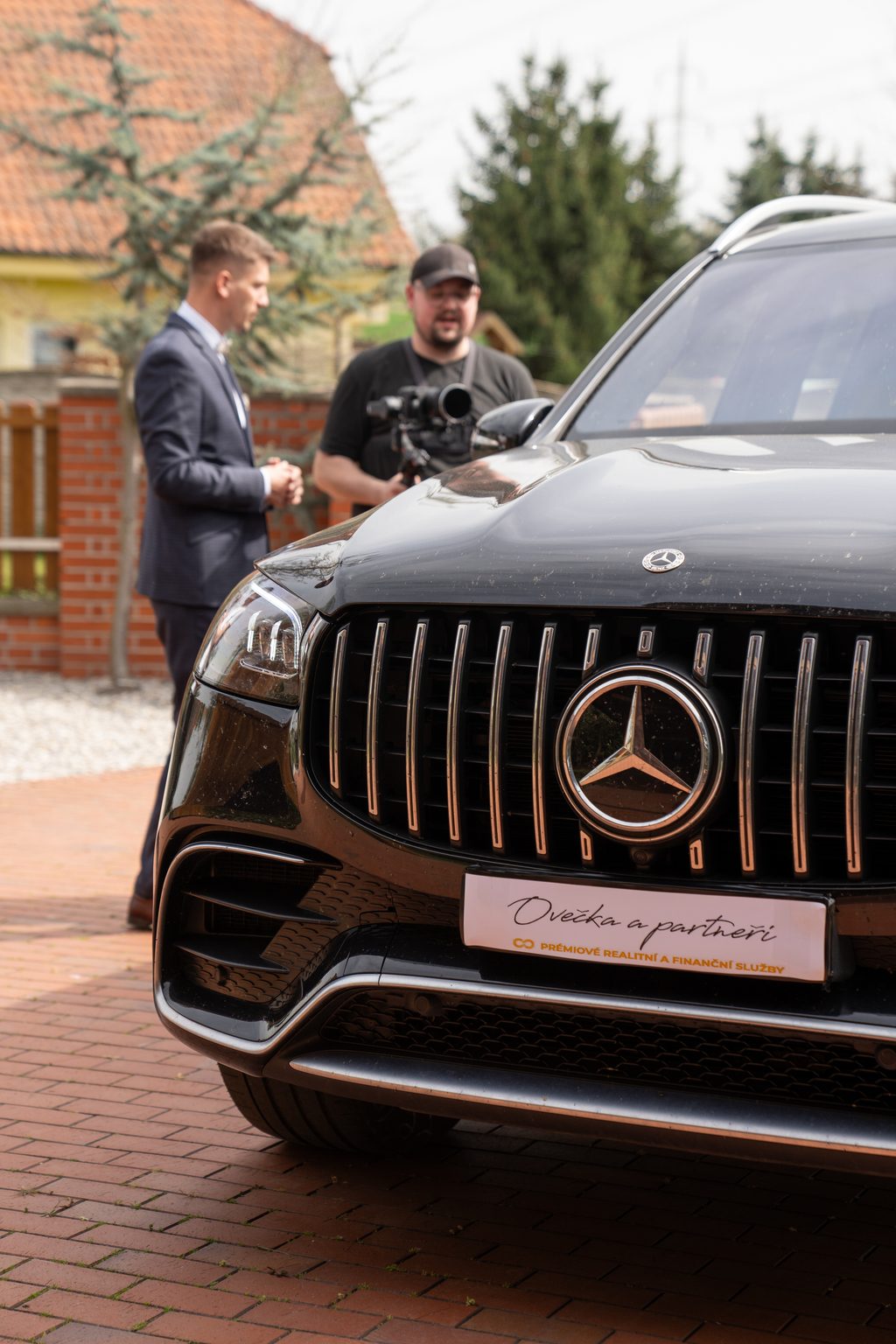 Reality 21. století. Bláznivý cirkus nebo promyšlená marketingová strategie? O tom si povíme s finančním a realitním makléřem Václavem Ovečkou