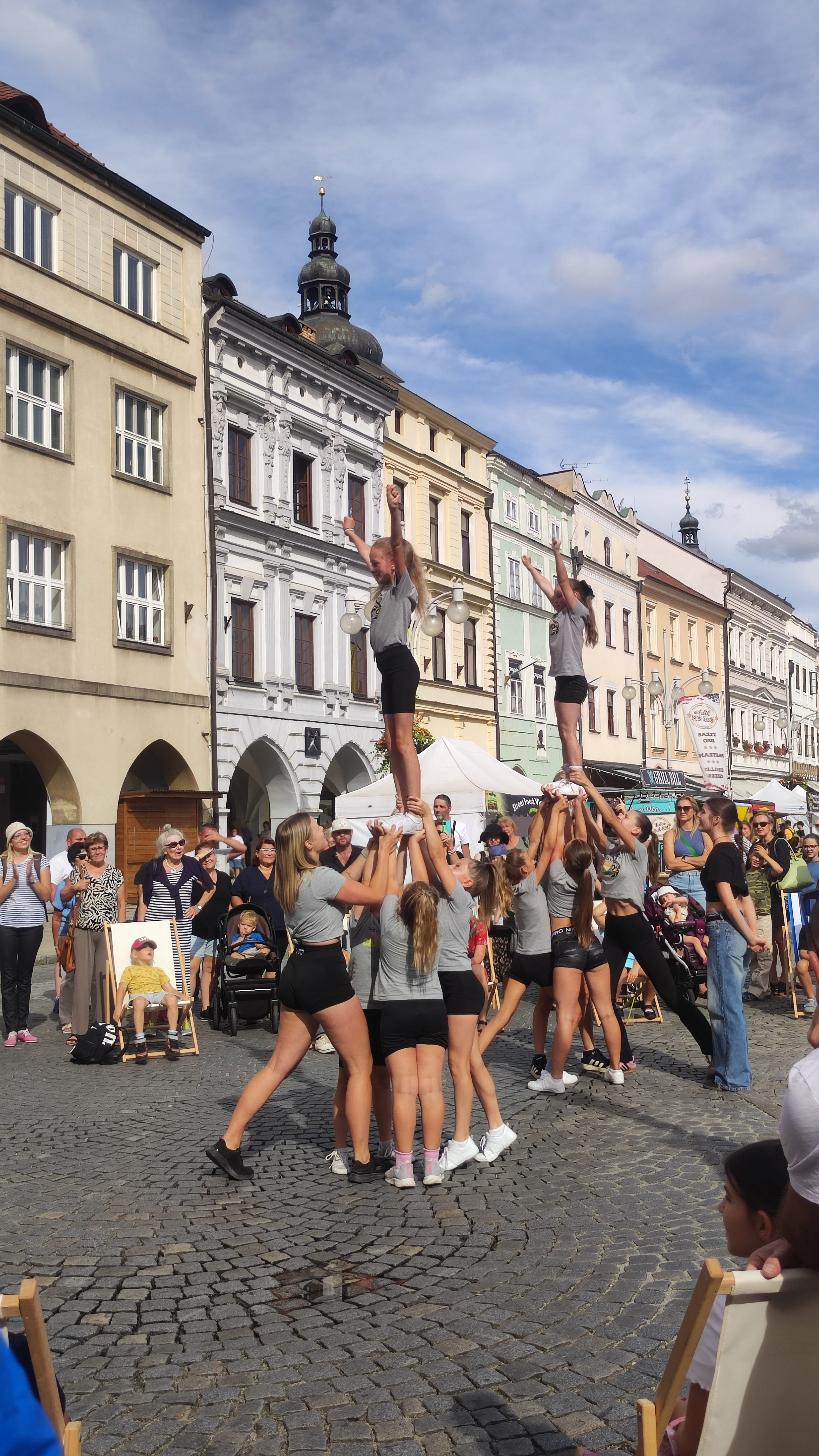 Ulice Budějc rozzářily barvy festivalu Město lidem, lidé městu