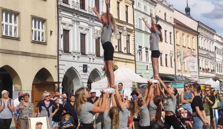 Ulice Budějc rozzářily barvy festivalu Město lidem, lidé městu