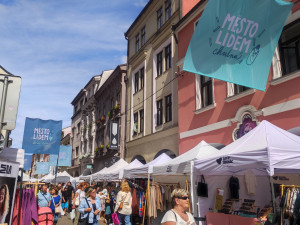Ulice Budějc rozzářily barvy festivalu Město lidem, lidé městu