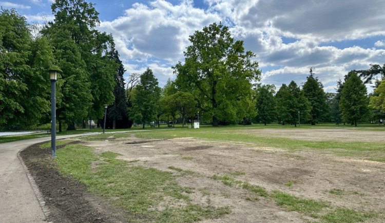 Fanzóna, těžká technika a majáles. Sokolák dostal přes rok opravdu zabrat