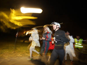 V Budějovicích se běžel Halloween. Ulice zaplnili běžci v maskách i pes převlečený za ovečku