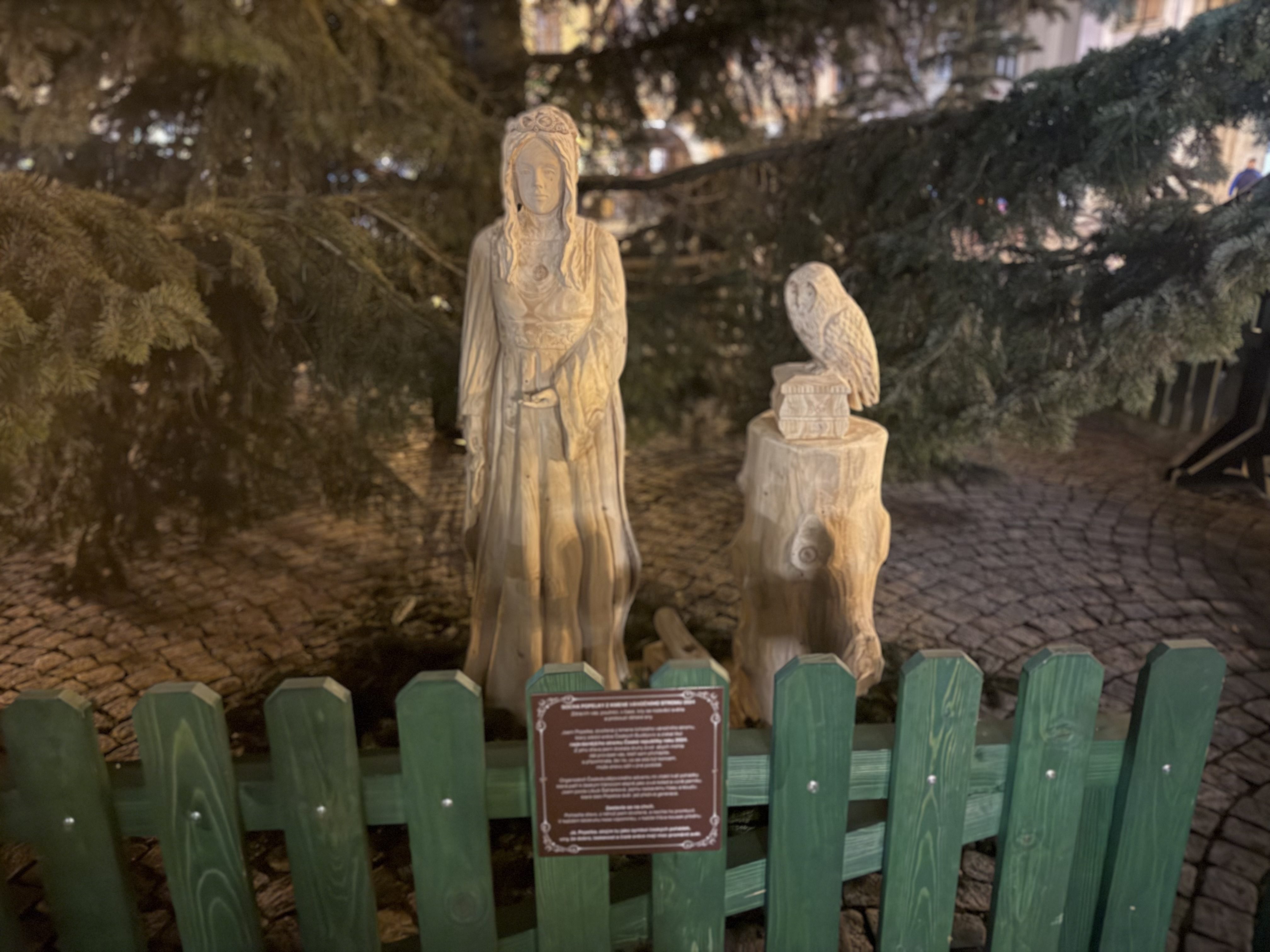 Adventní městečko je otevřené. První den přilákalo stovky návštěvníků