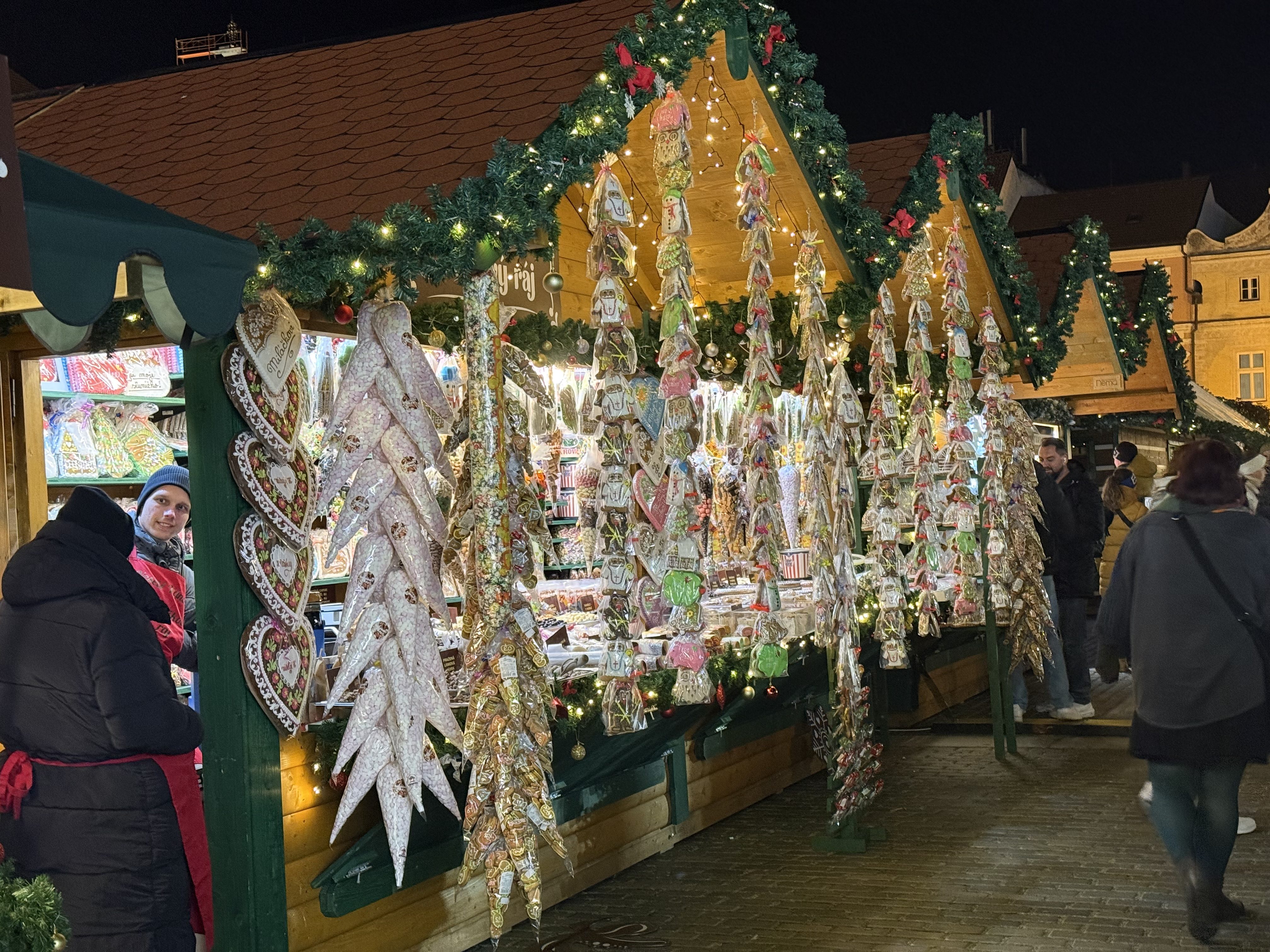 Adventní městečko je otevřené. První den přilákalo stovky návštěvníků