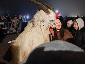 Stovky krampusů v Budějcích. Podívejte se, jak vypadal pekelný průvod