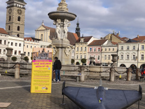 Společně za Ukrajinu. V Budějovicích si stovky lidí připomněly výročí invaze