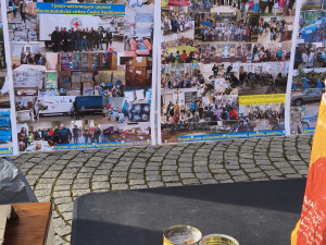 Společně za Ukrajinu. V Budějovicích si stovky lidí připomněly výročí invaze