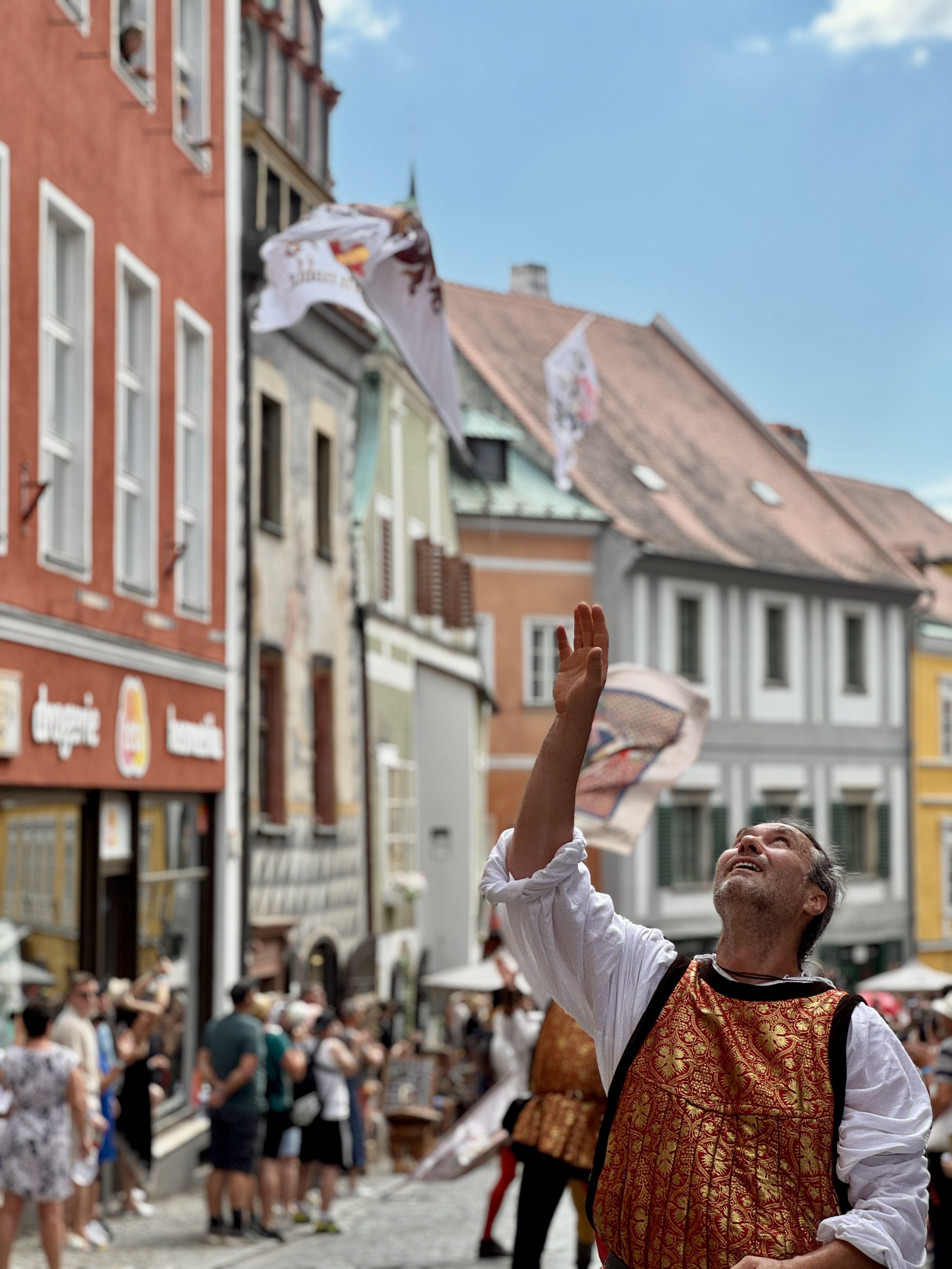 Český Krumlov se vrátil do časů Rožmberků. Podívejte se na Slavnosti pětilisté růže