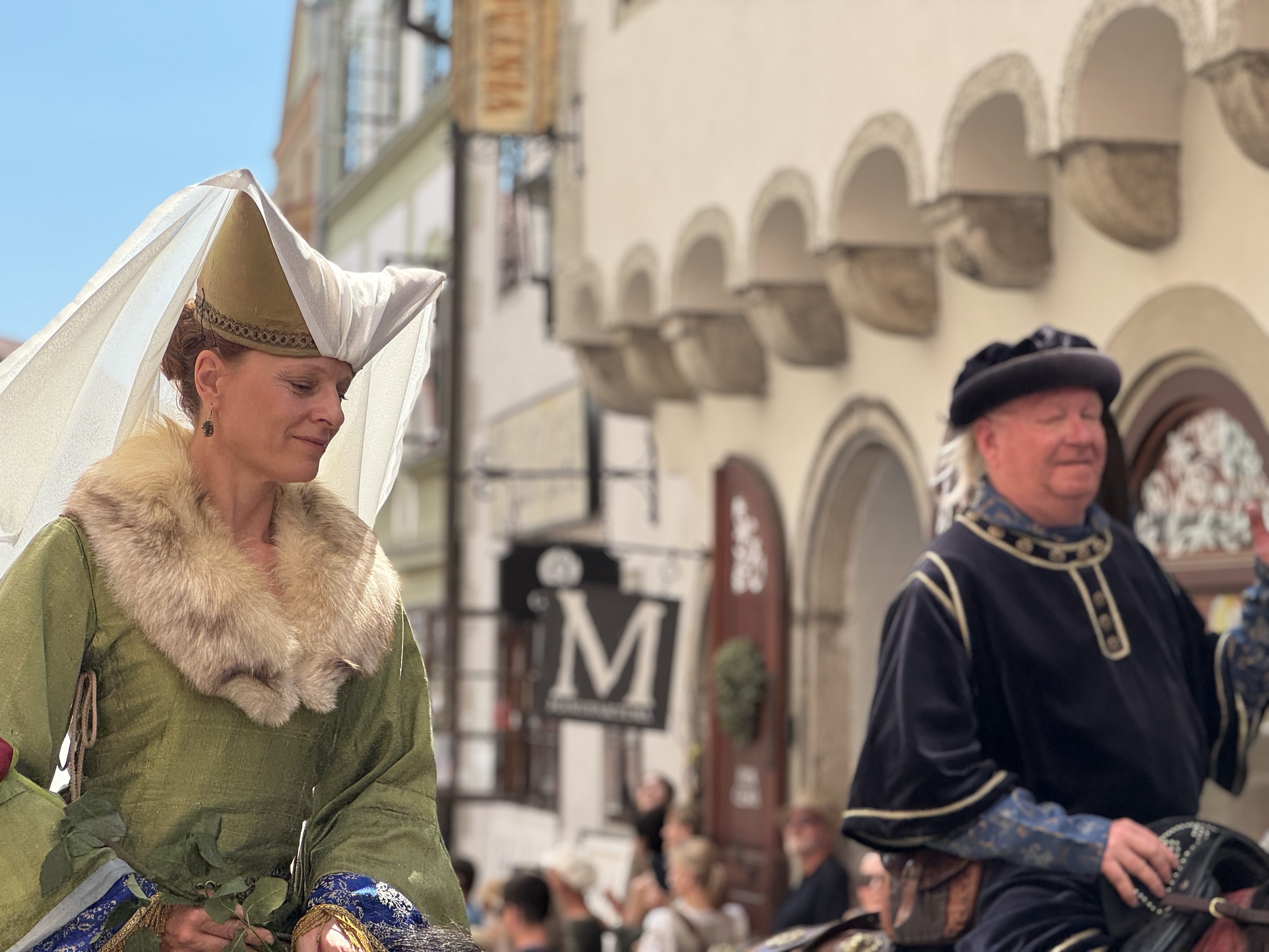 Český Krumlov se vrátil do časů Rožmberků. Podívejte se na Slavnosti pětilisté růže