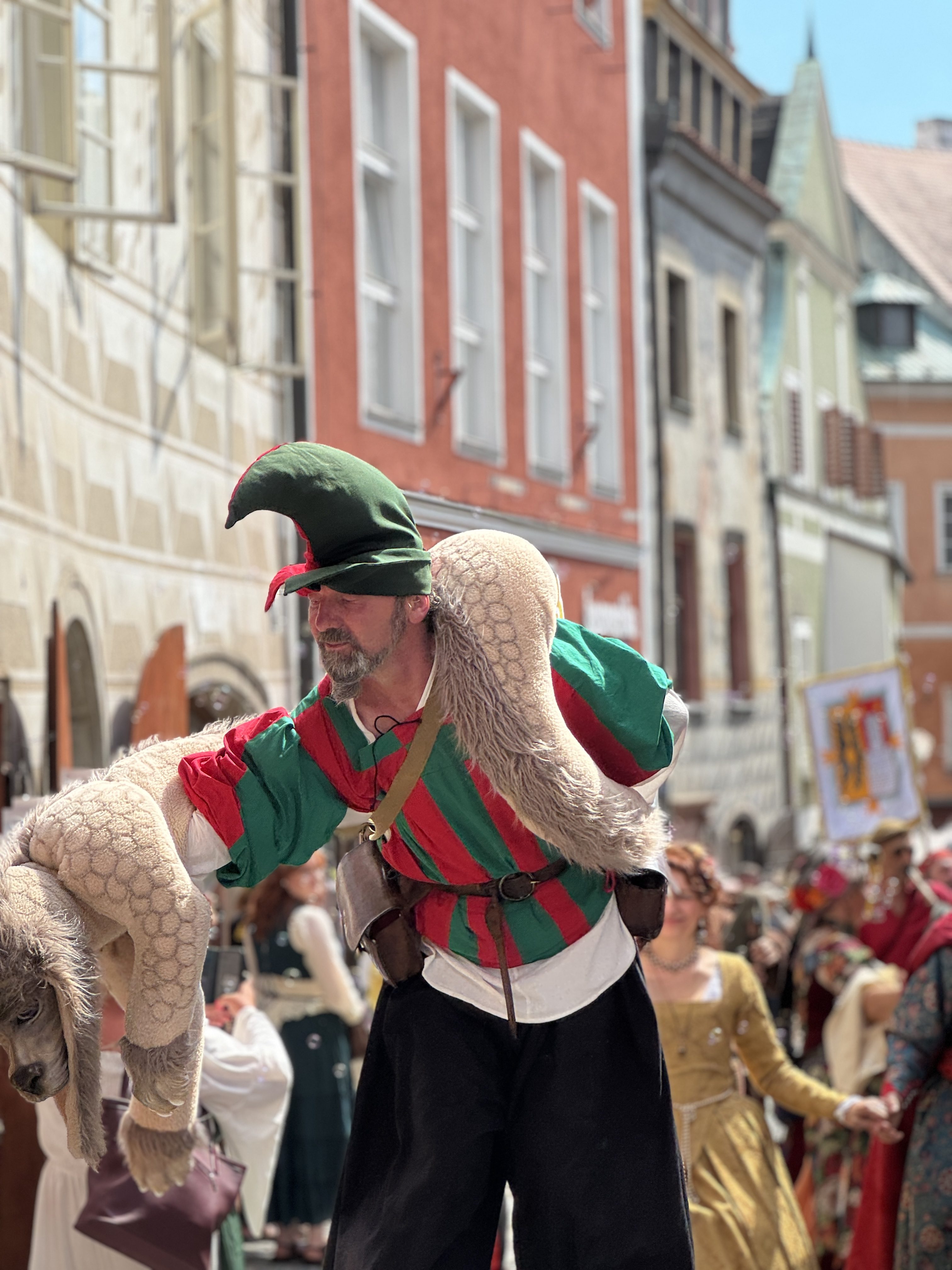 Český Krumlov se vrátil do časů Rožmberků. Podívejte se na Slavnosti pětilisté růže