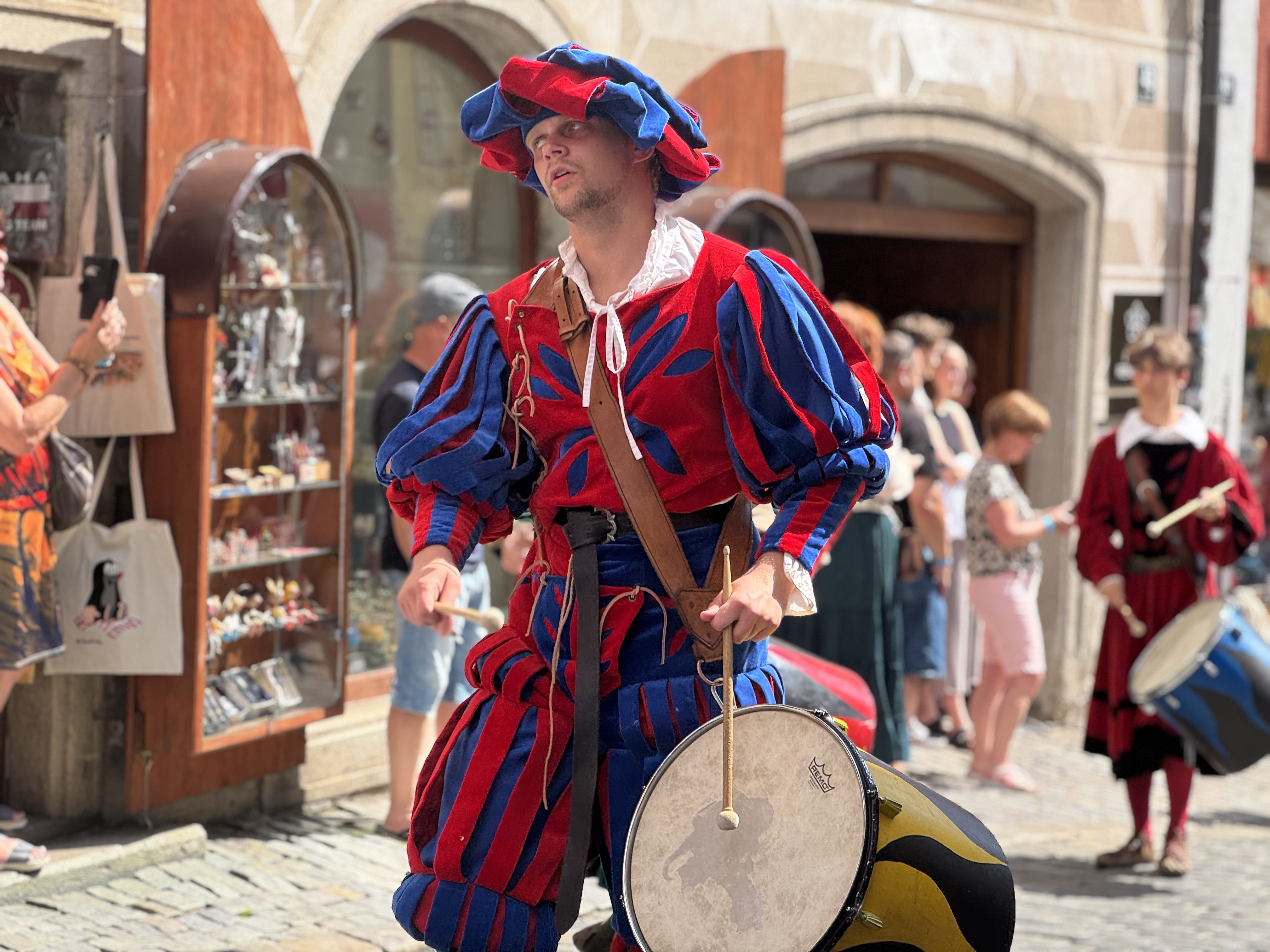 Český Krumlov se vrátil do časů Rožmberků. Podívejte se na Slavnosti pětilisté růže