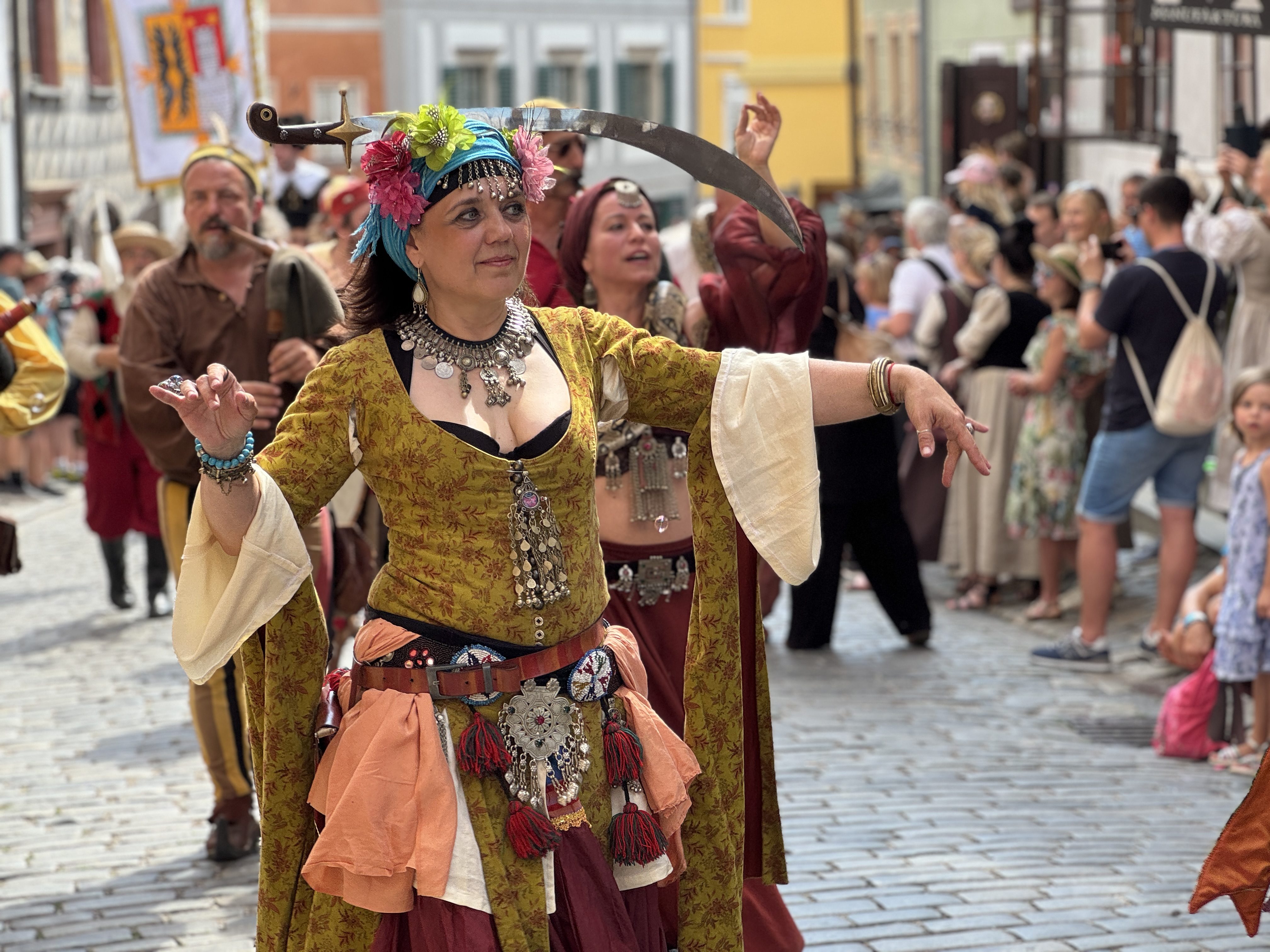 Český Krumlov se vrátil do časů Rožmberků. Podívejte se na Slavnosti pětilisté růže