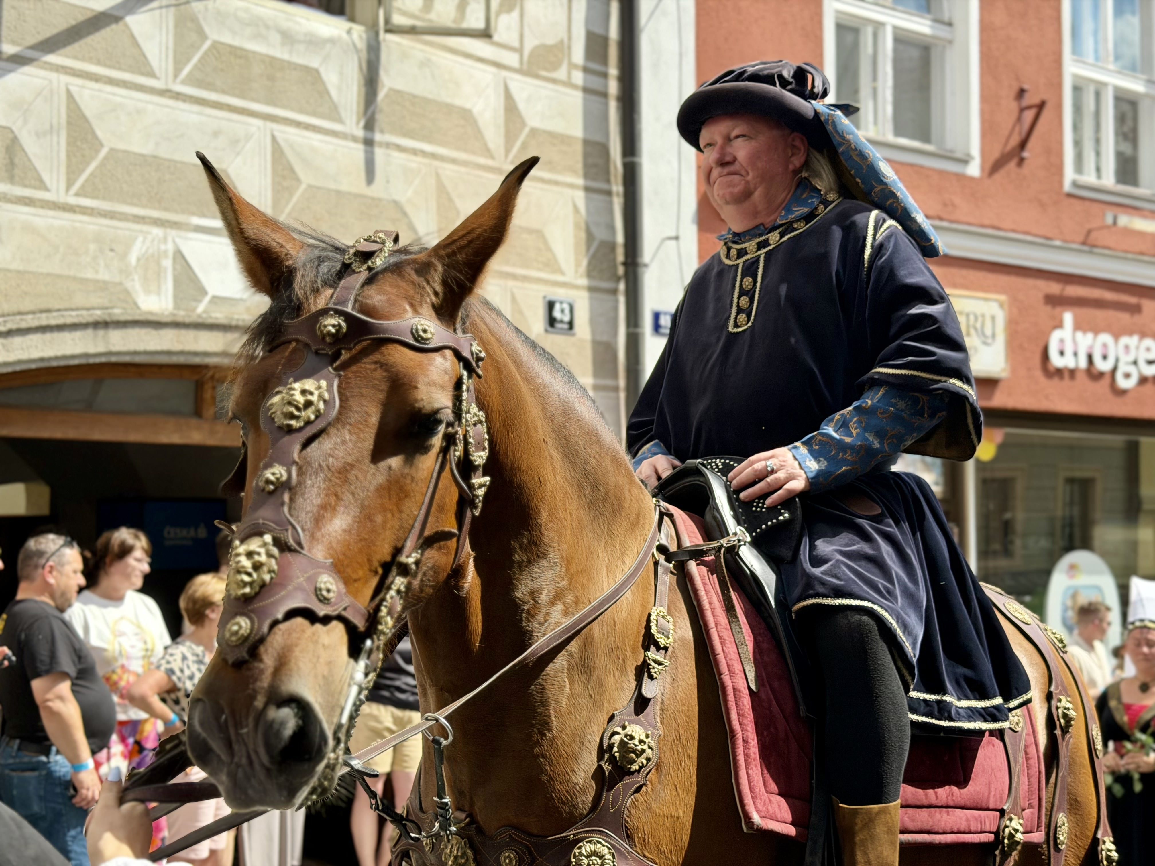 Český Krumlov se vrátil do časů Rožmberků. Podívejte se na Slavnosti pětilisté růže