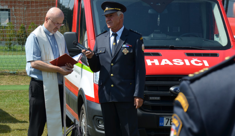 FOTO: Hasiči z Morkého oslavili výročí 100 let