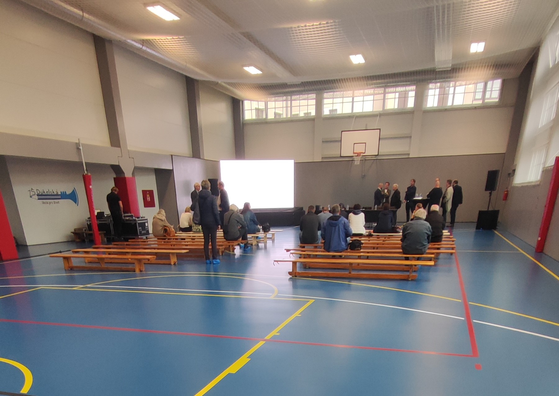 Debata S Ob any P inesla Ostr Slova I P sliby Zm n