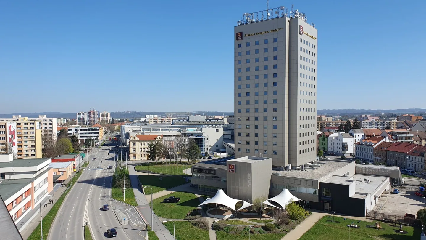 Od Perly k Družbě: Vycházka za historií poválečné architektury 