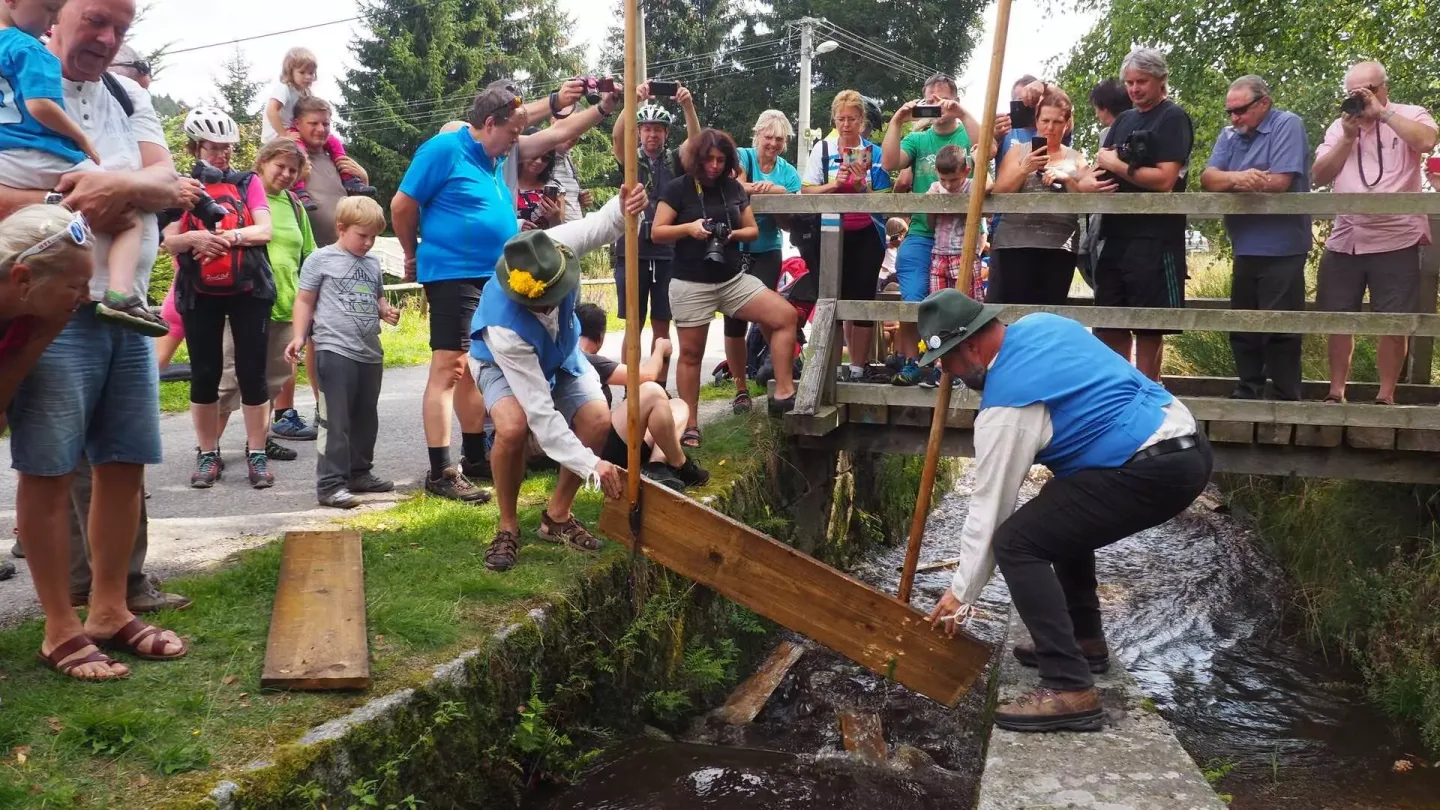Hiršperský den a plavení dříví na Schwarzenberském plavebním kanálu