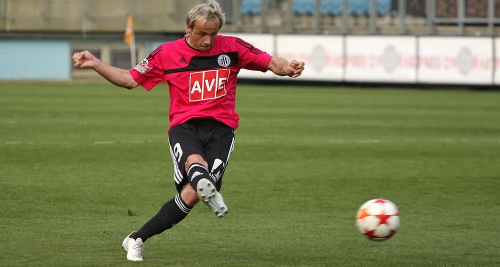 O vyrovnání Dynama se v Brně z penalty postaral zkušený Rudolf Otepka
